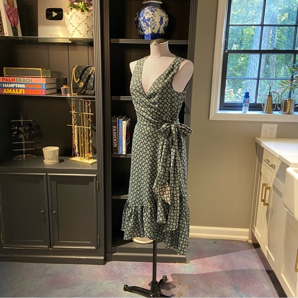 Tory Burch Sleeveless Medallion Print Wrap Dress – Size 8 - Picture 6 of 11